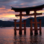 【厳島神社】鳥居の構造や倒れない仕組み!なぜ海の中にあるのか?